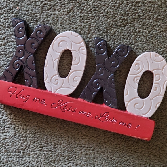 Blossom Bucket XOXO Decor Block Sign - Picture 2 of 7